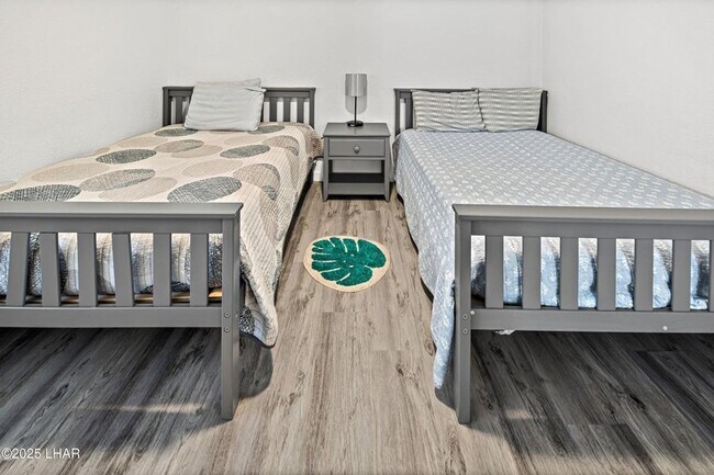 Building Photo - Long Term Rental heated pool & hot tub