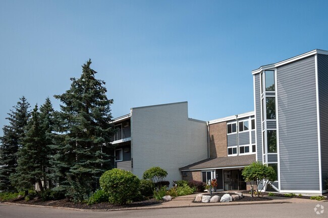 Building Photo - Pennbrooke