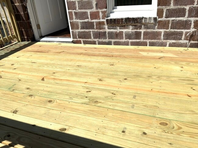 Building Photo - 224 E Cass St