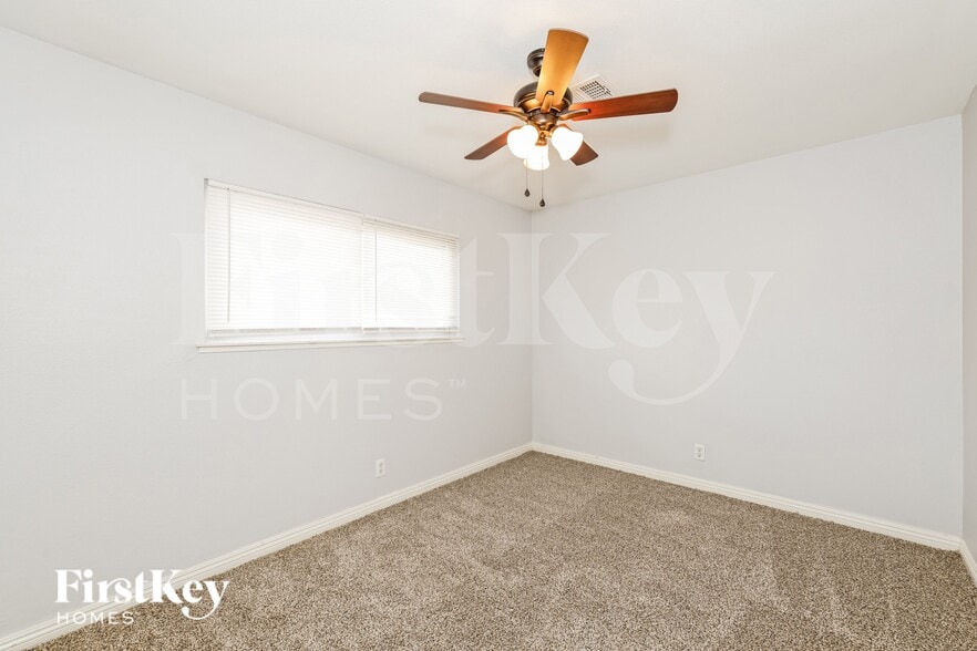 Building Photo - 2012 Bennett St