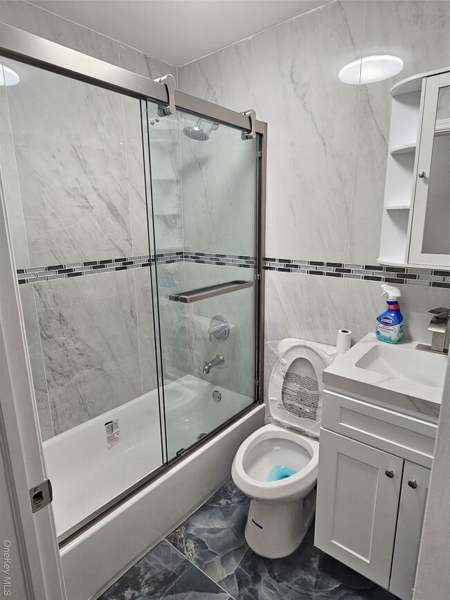 Building Photo - 78-32 87th Ave