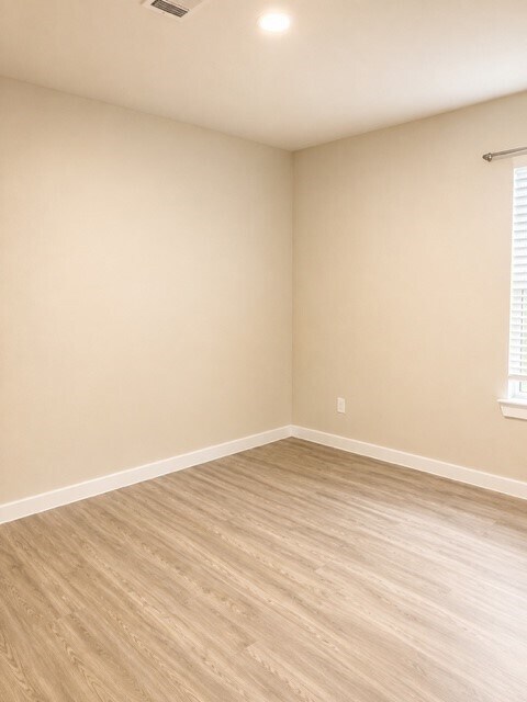 Building Photo - 8150 Royal Breeze Dr