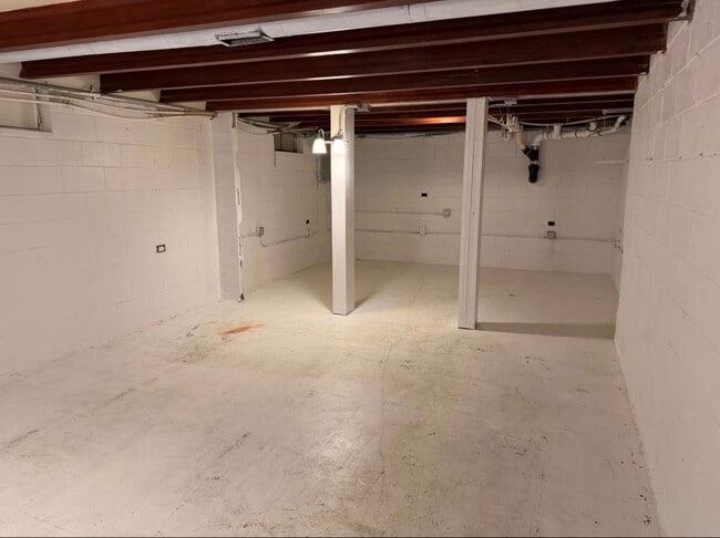 Building Photo - 113 Stull Ct