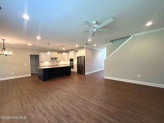 Building Photo - 404 Endicott Ct