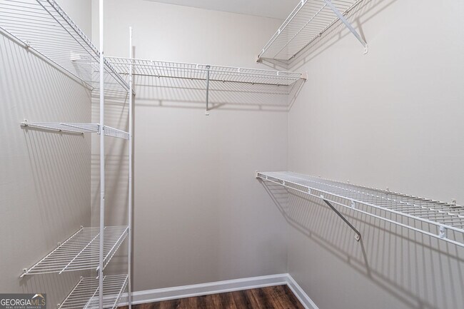 Building Photo - 547 Granville Ct