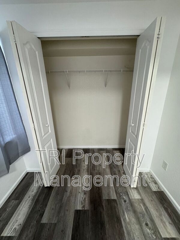 Building Photo - 2027 Birch Ave