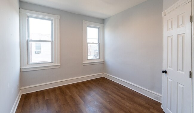 Building Photo - Lovely 2 bedroom