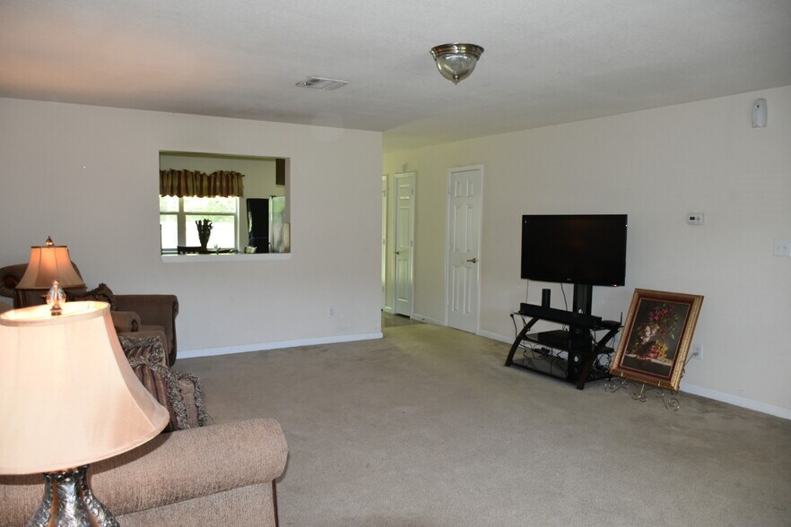 Building Photo - 39090 Prairie North Dr