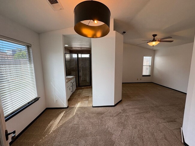 Building Photo - NW Visalia Home coming soon!