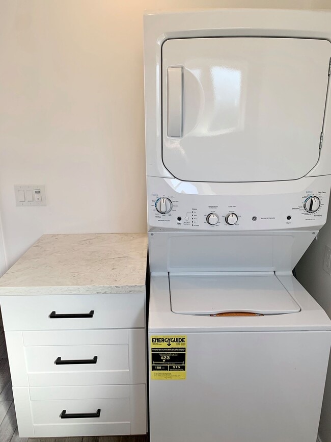 full size washer/drier - 20747 Stephanie Dr