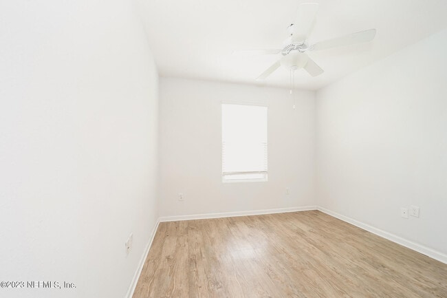 Building Photo - 512 Eiseman Wy