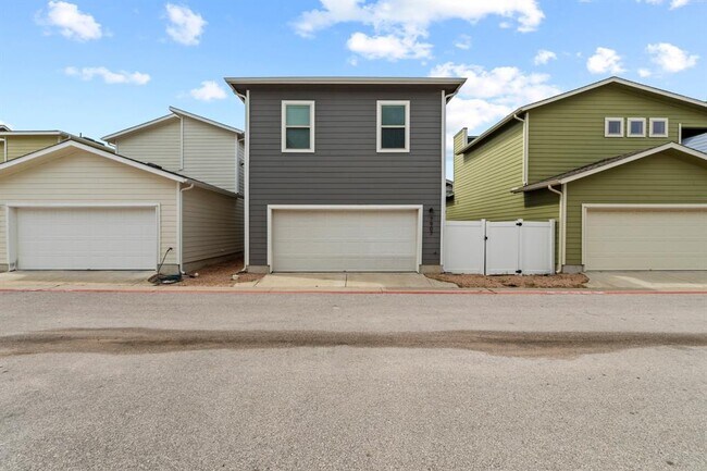 Building Photo - 7907 Mellencamp Dr