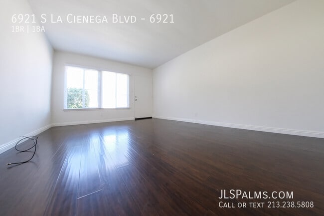 Building Photo - 6921 S La Cienega Blvd
