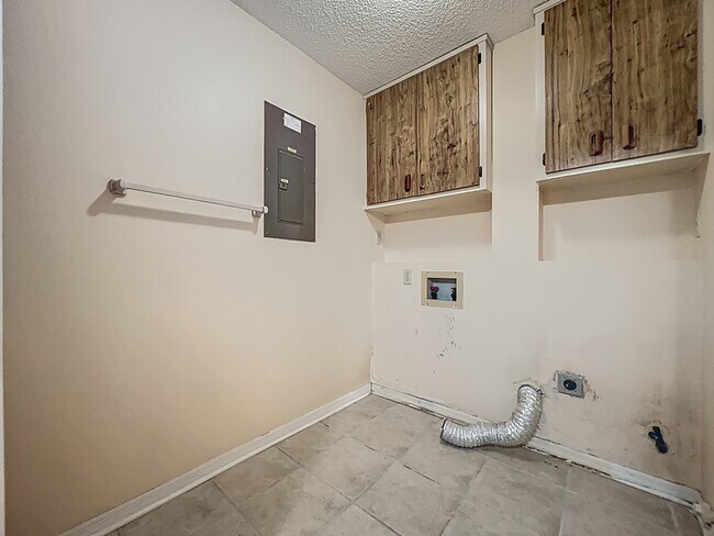 Building Photo - 330 Markley Ct