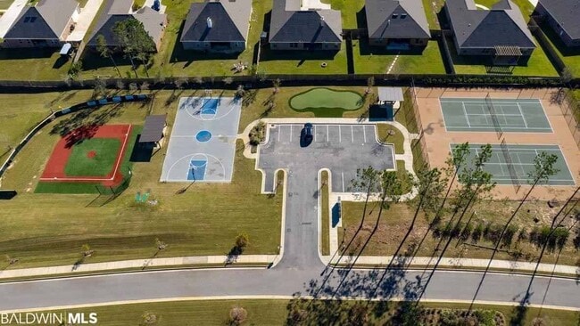 Building Photo - 31075 Semper Dr