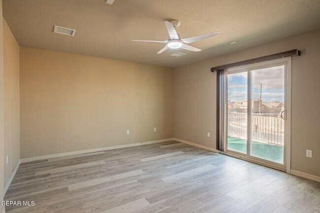 Building Photo - 14501 Meadow Lawn