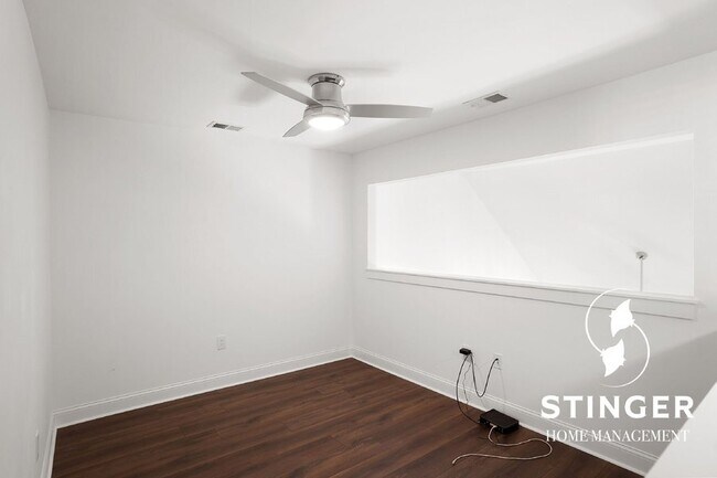 Building Photo - 362 Dante Cir