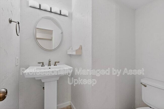 Building Photo - 4800 Northway Dr