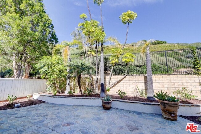 Building Photo - 3145 White Cedar Pl