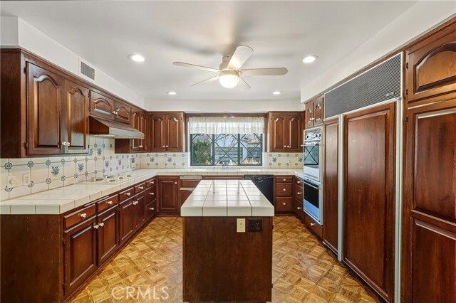 Building Photo - 5057 Shirley Ave