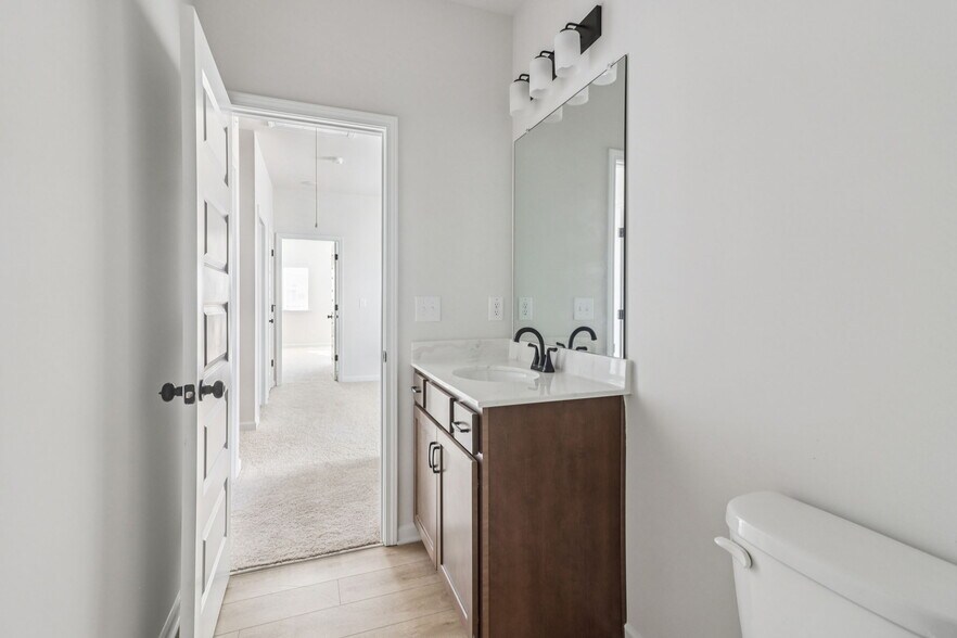 Building Photo - 708 Shetland Trl