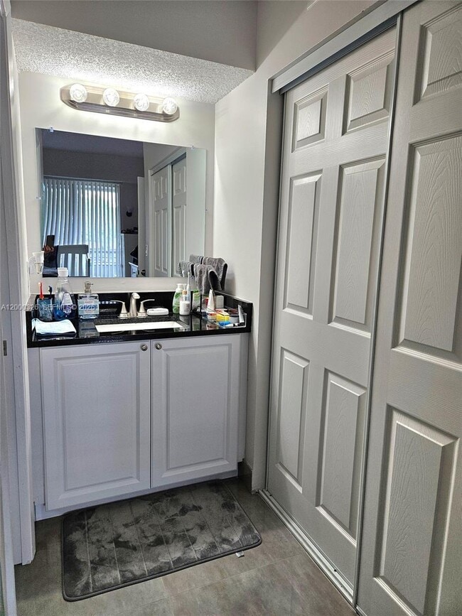 Building Photo - 841 Lyons Rd