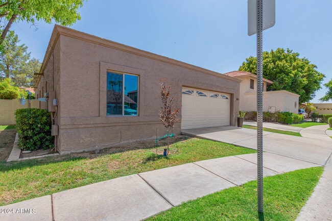 Building Photo - 321 E Aspen Way