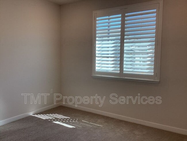 Building Photo - 4692 Crawford Pkwy