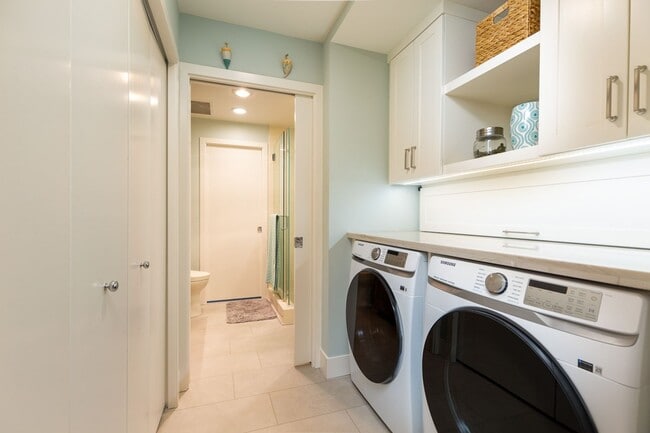 Building Photo - Bay View Condo at Park Place in Downtown San Diego