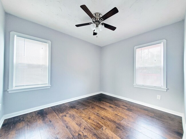 Building Photo - 3 Bed - 1.5 Bath Cape Cod for Rent in Willowick!