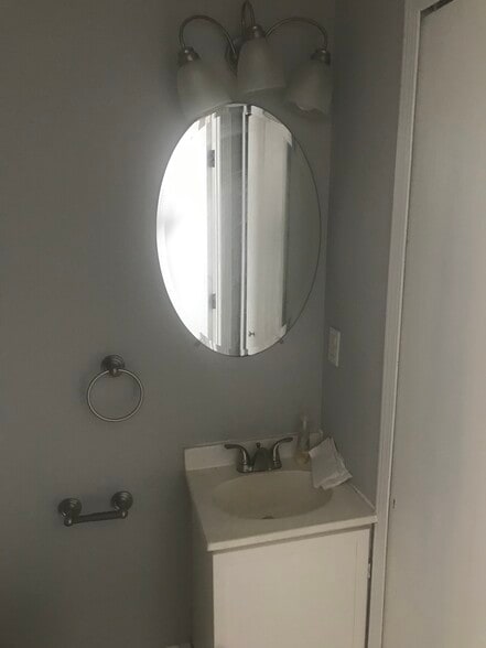 Building Photo - 1587 Athena Dr