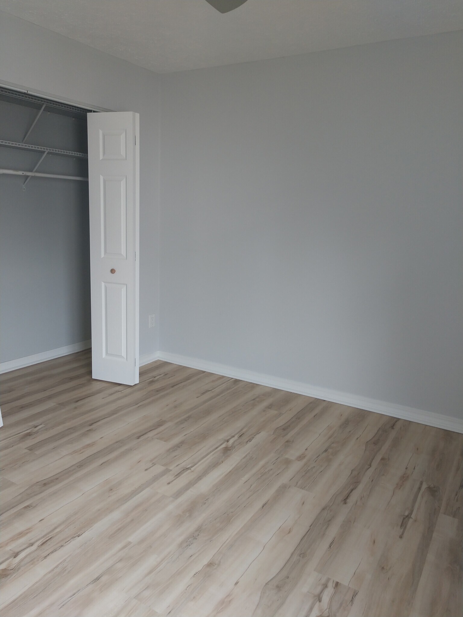 bedroom - 2510 W 9th St