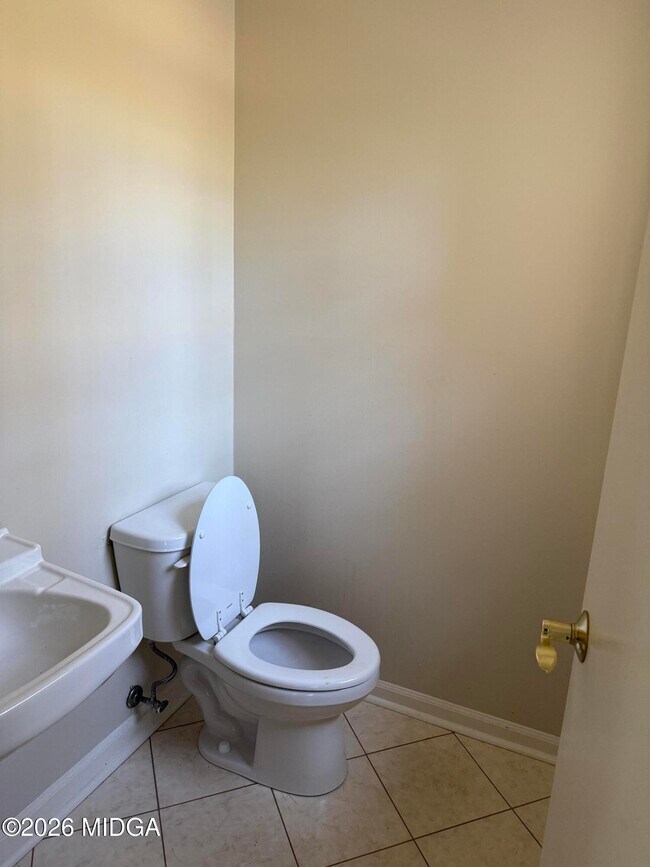 Building Photo - 803 Captain Kell Dr