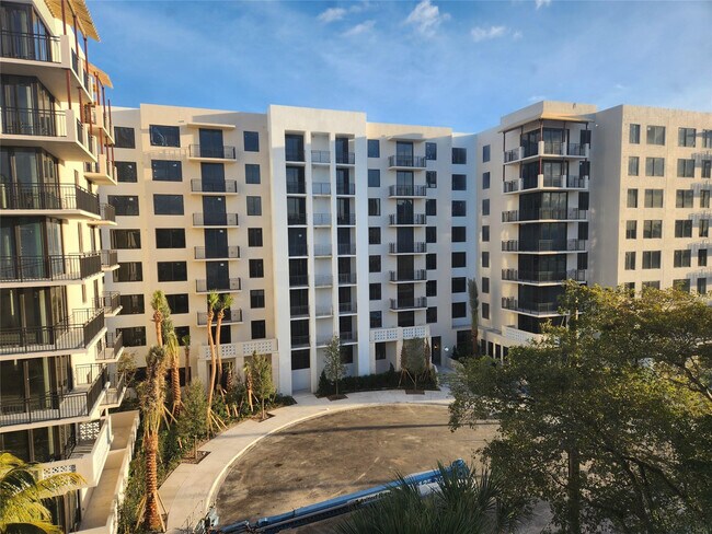 Primary Photo - 17890 W Dixie Hwy