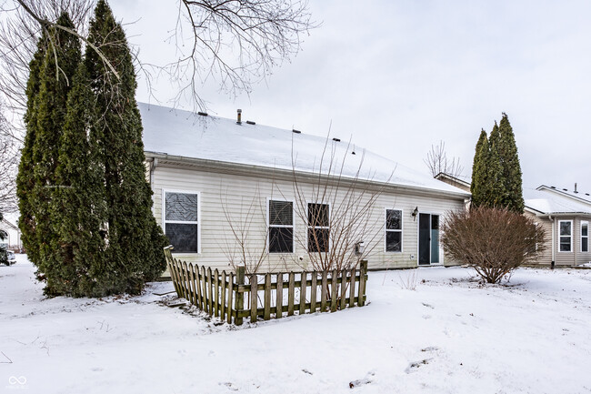 Building Photo - 5886 Hollow Oak Trail