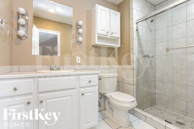 Building Photo - 1617 SE Brome Cir