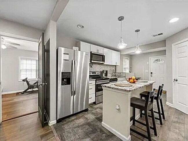 Building Photo - Charming 3BR House in Atlanta