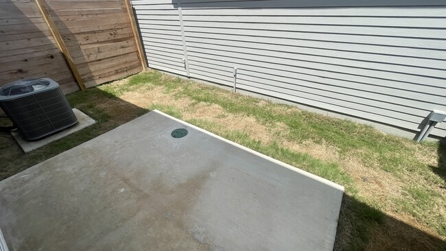 Building Photo - 2614 Waterway Ln