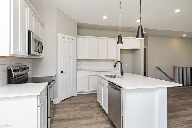 Building Photo - 3 br, 2.5 bath House - 529 Meadows Ct