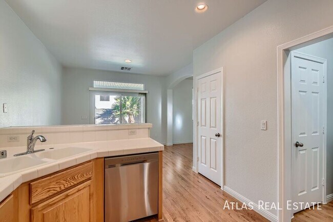 Building Photo - 9278 Shellmont Ct