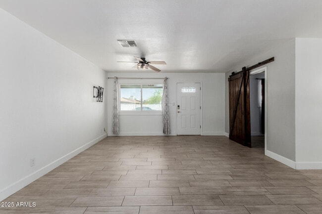 Building Photo - 1261 W La Jolla Dr