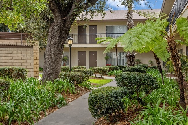 Building Photo - La Madera Apartments