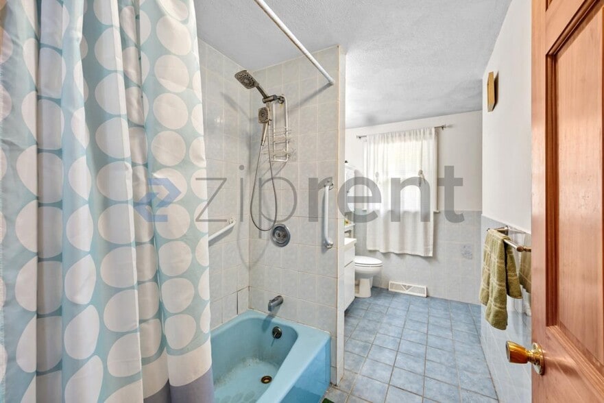 Building Photo - Unit