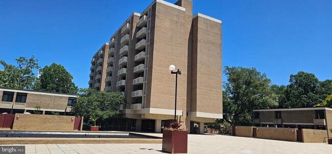 Building Photo - 490 M St SW
