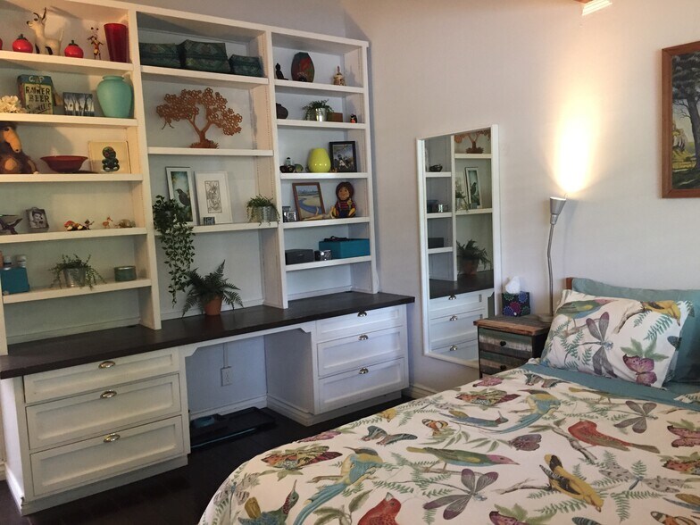 Building Photo - 4040 Grand View Blvd