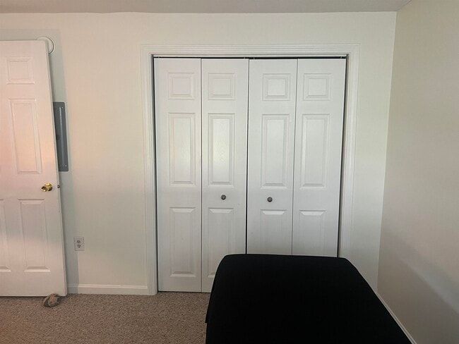 Building Photo - 402 White Cedar Blvd