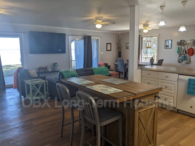 Building Photo - 181 Pine Grove Ln