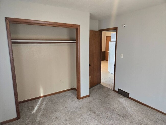 Building Photo - 2264 5th St SW