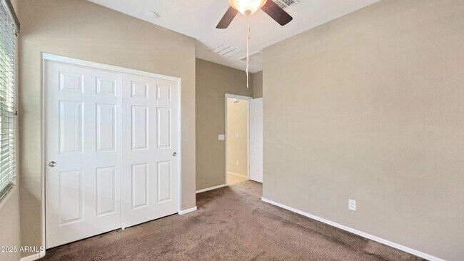Building Photo - 17520 W Fairview St