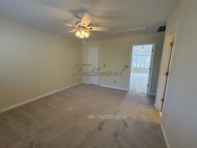 Building Photo - 102 Wyndham Ct